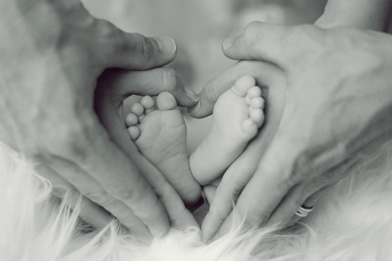 About infant 2717347 1280